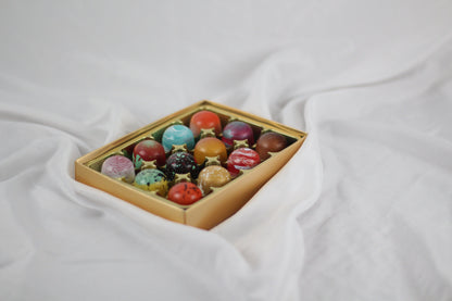 Assorted box of 12 Truffles