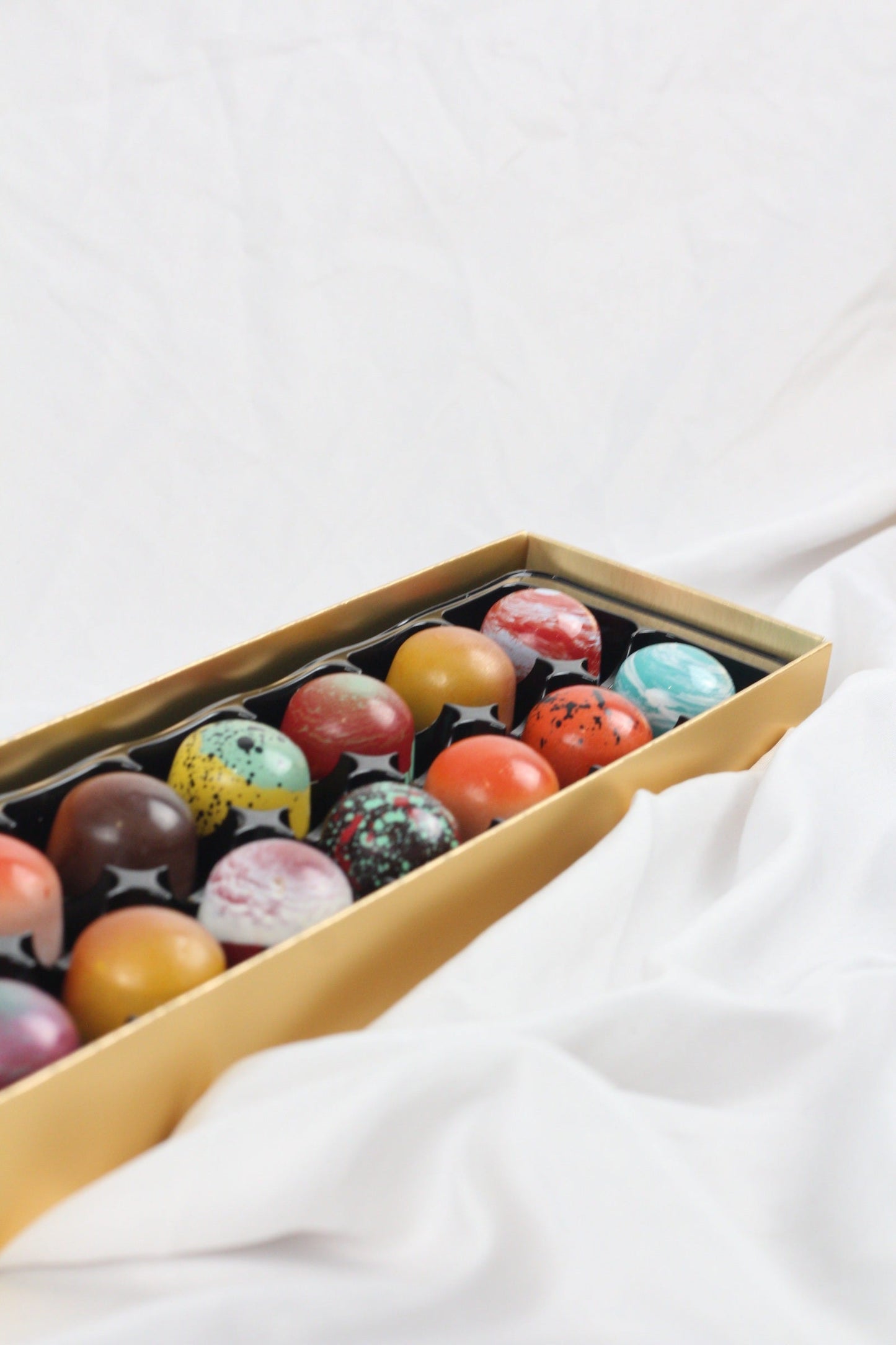 Assorted box of 16 Truffles